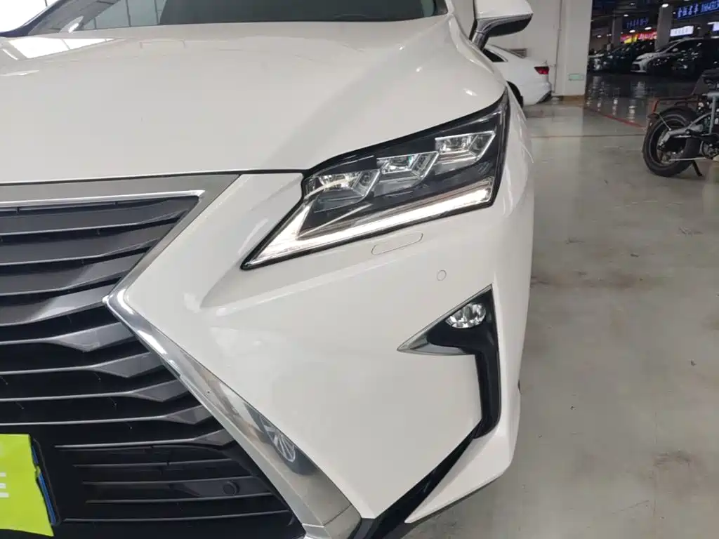 Lexus RX 2018 — фото 18