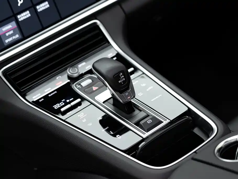 Porsche Panamera 2020 — фото 16