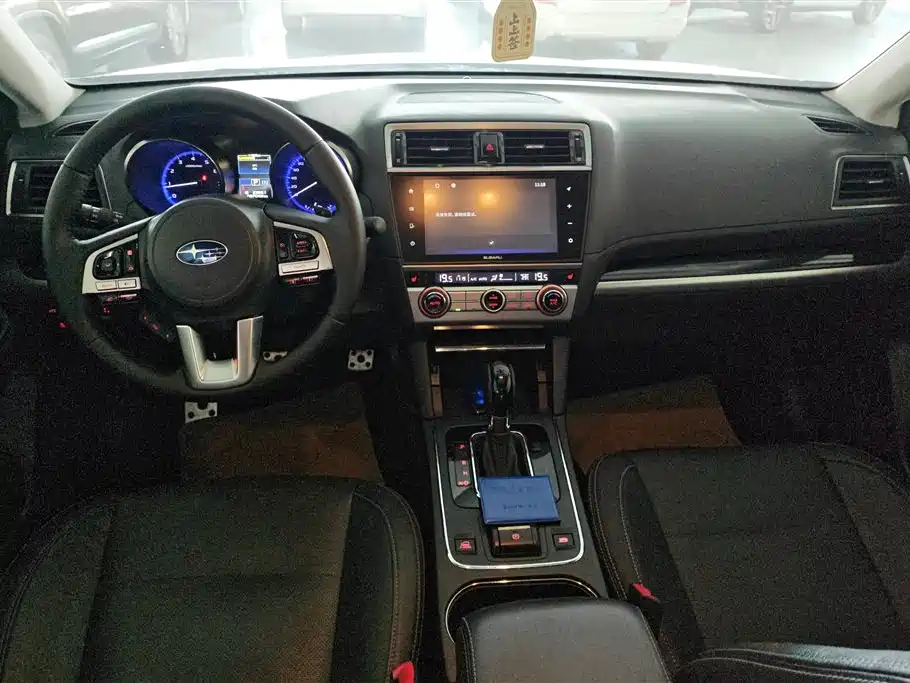 Subaru Outback 2017 — фото 12