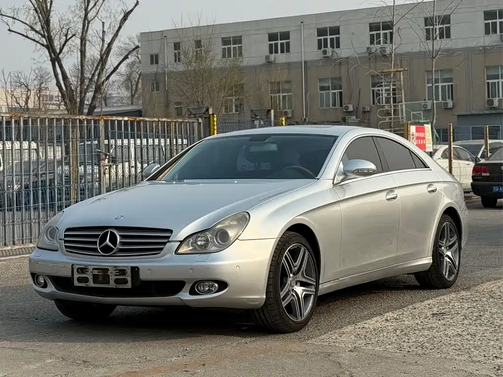 Mercedes-Benz CLS 2005 — фото 1