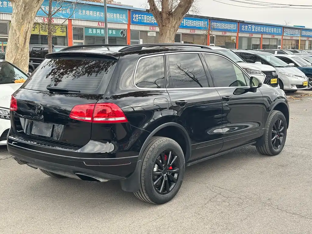 Volkswagen Touareg 2017 — фото 17