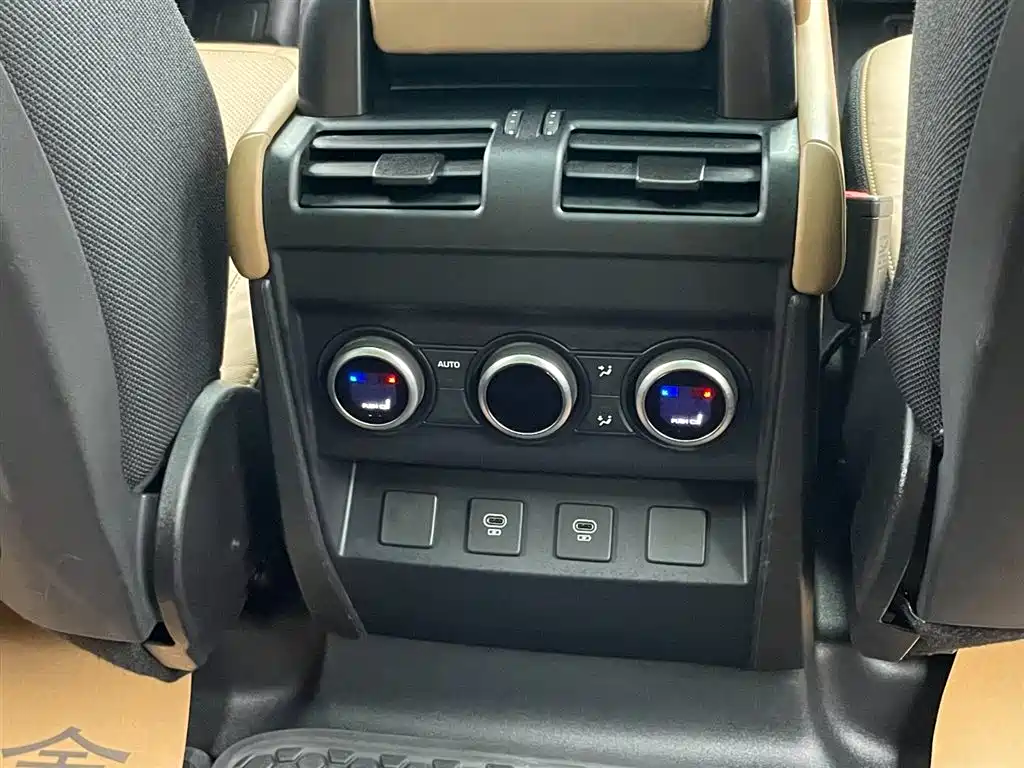 Land Rover Defender 2025 — фото 28