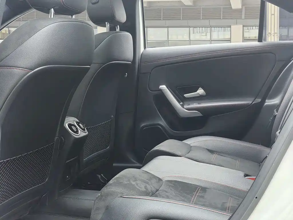 Mercedes-Benz A-Class 2025 — фото 12