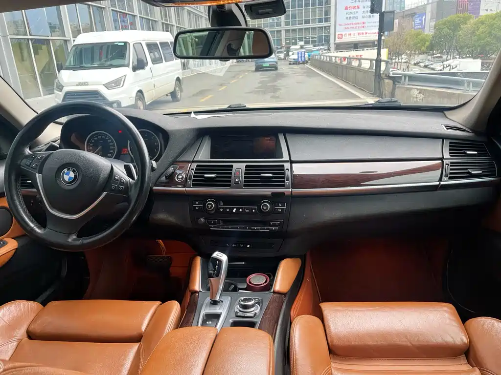 BMW X6 2014 — фото 9