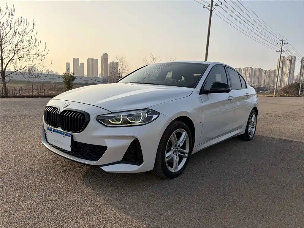 BMW 1 Series 2021 — фото 1
