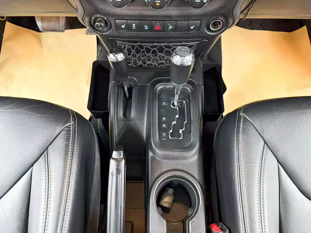 Jeep Wrangler 2017 — фото 16