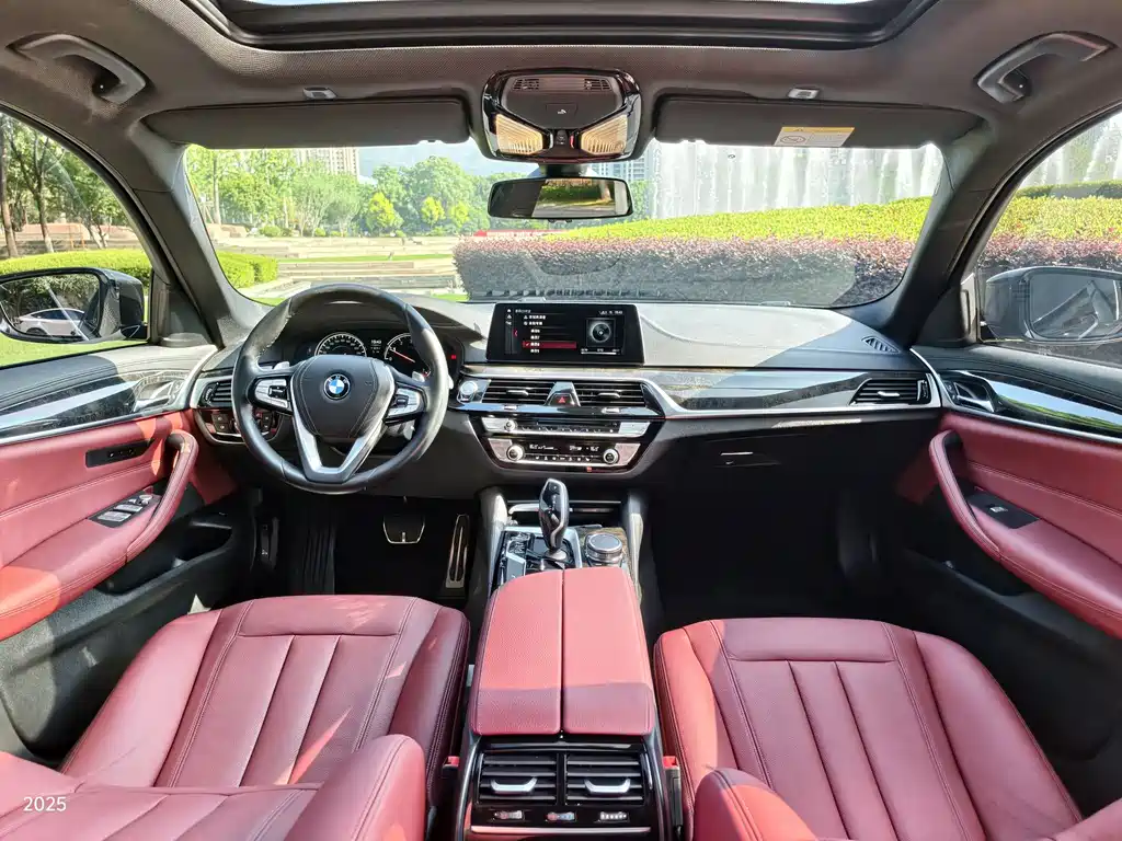 BMW 5 Series 2018 — фото 9