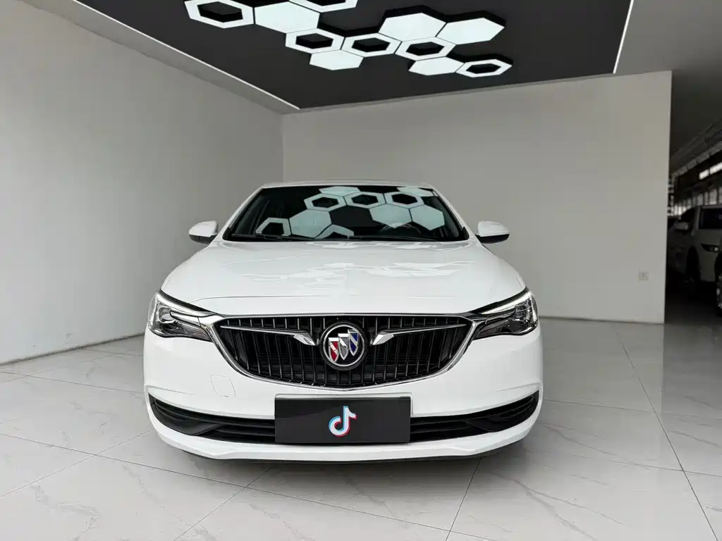 Buick Excelle 2022 — фото 2