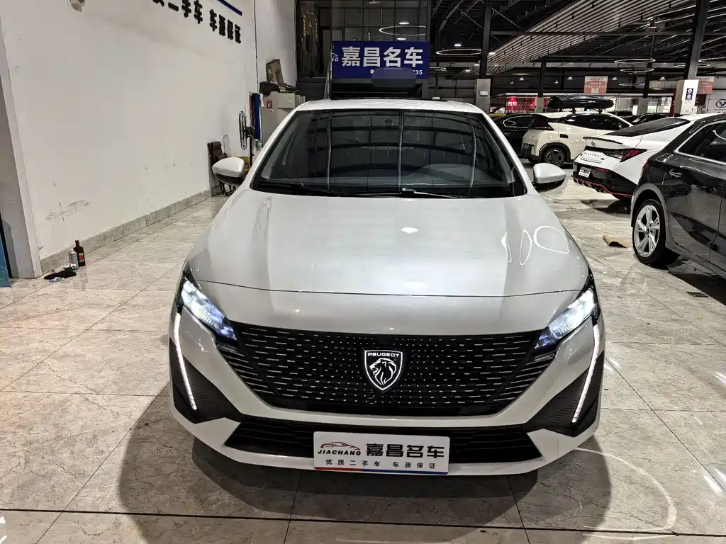 Peugeot 408 2023 — фото 10