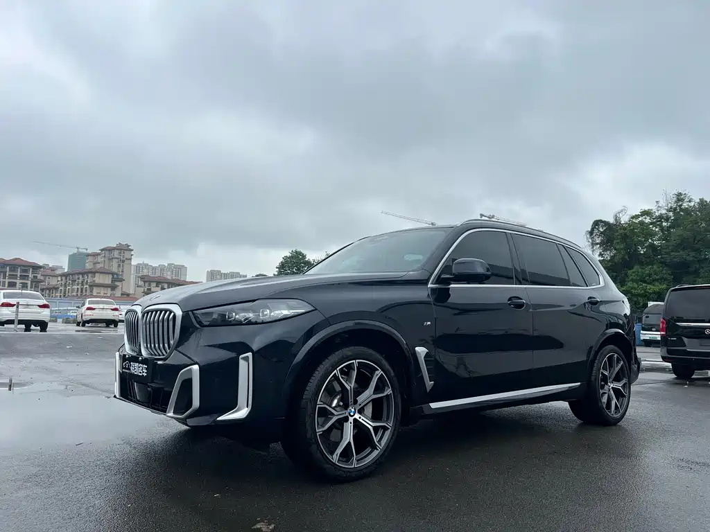 BMW X5 2025 — фото 1