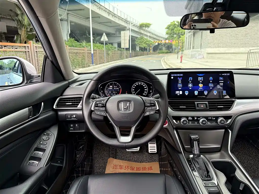 Honda Accord 2019 — фото 9
