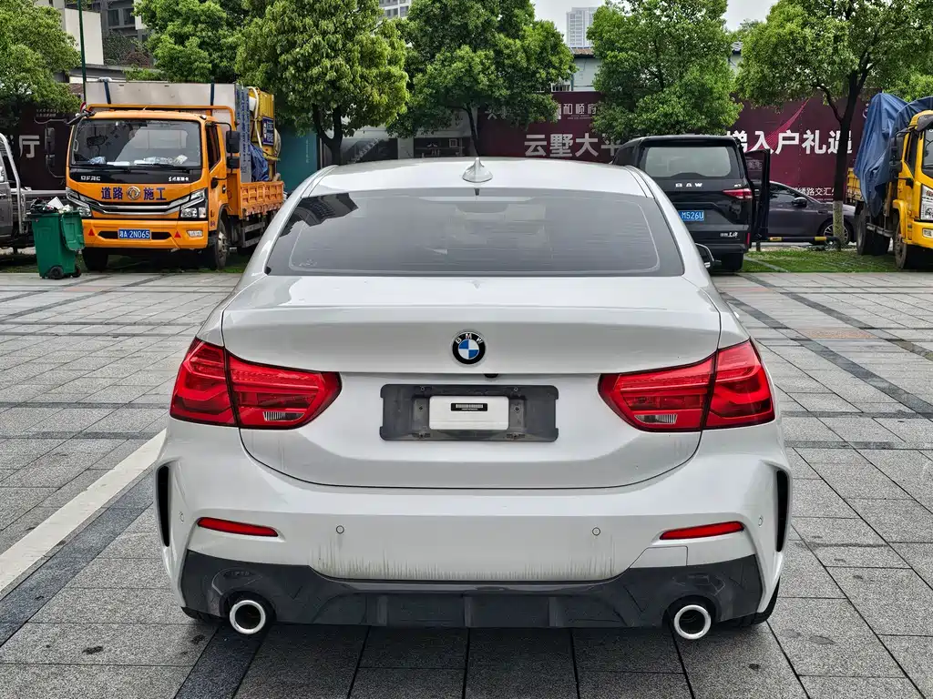 BMW 1 Series 2023 — фото 11