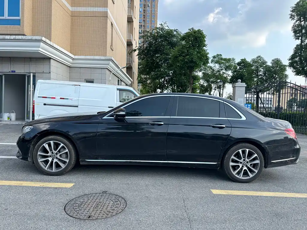 Mercedes-Benz E-Class 2018 — фото 4