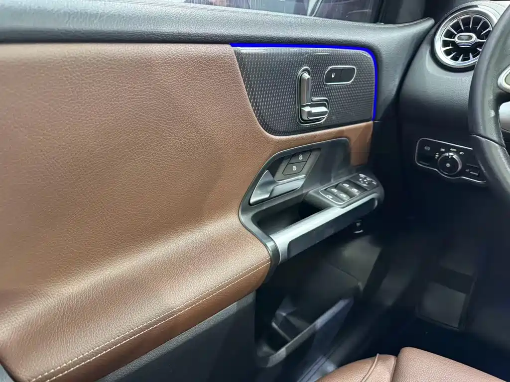 Mercedes-Benz GLB 2021 — фото 11