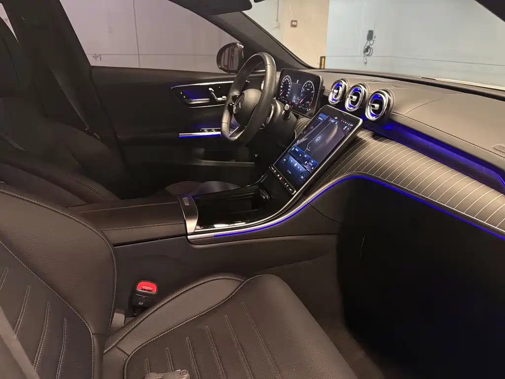 Mercedes-Benz C-Class 2023 — фото 11