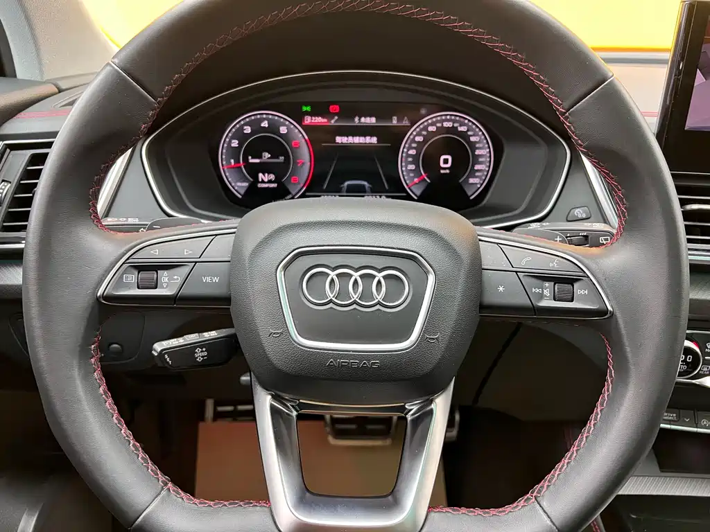 Audi Q5L 2022 — фото 11