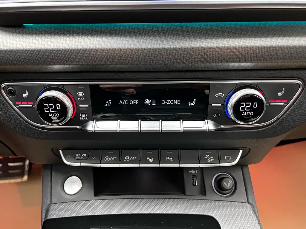 Audi Q5L 2022 — фото 23