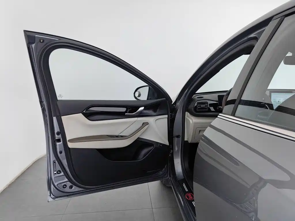 BYD Qin PLUS 2023 — фото 8