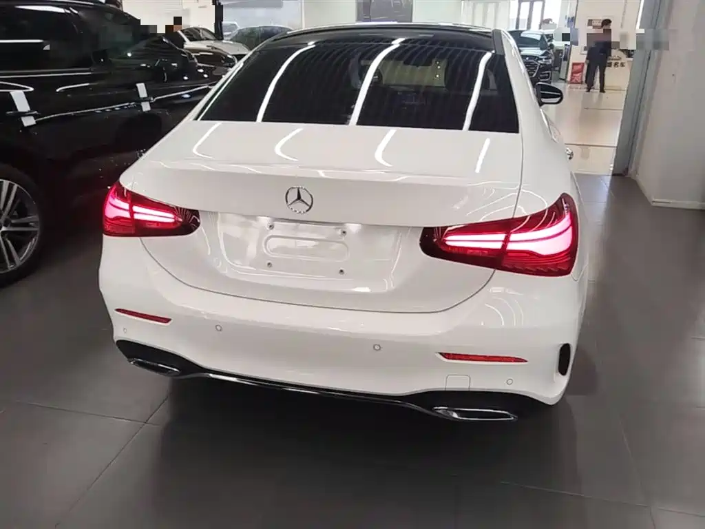 Mercedes-Benz A-Class 2024 — фото 6