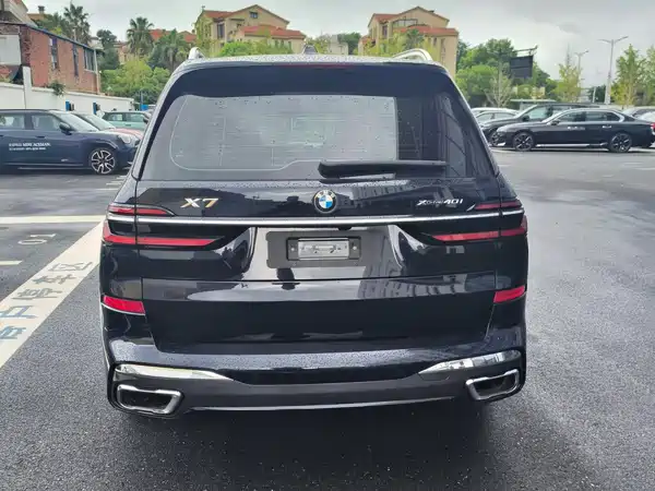 BMW X7 2023