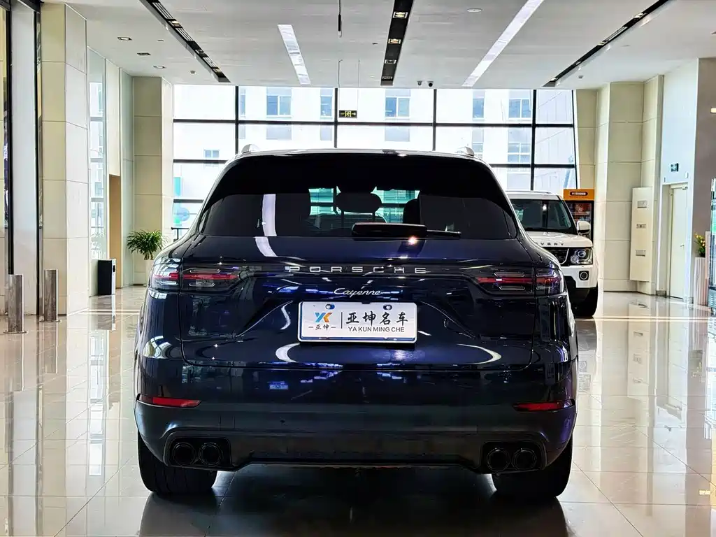 Porsche Cayenne 2019 — фото 17