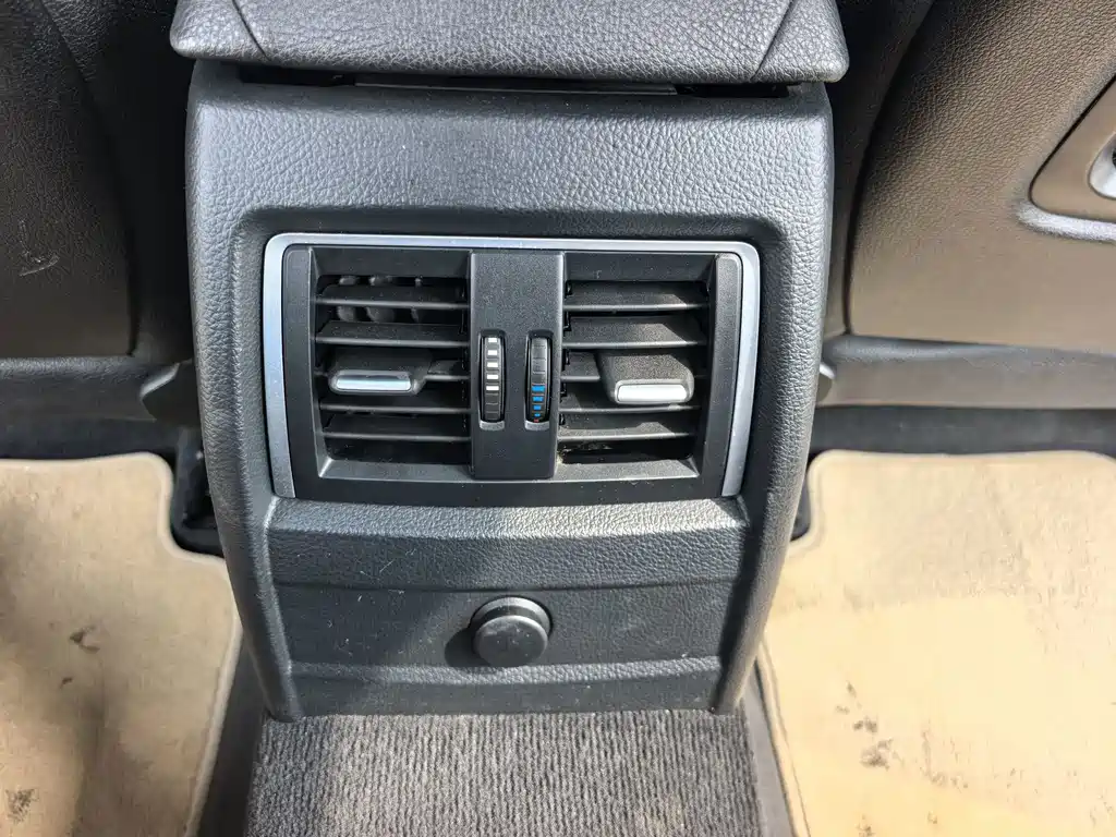 BMW 3 Series 2017 — фото 13