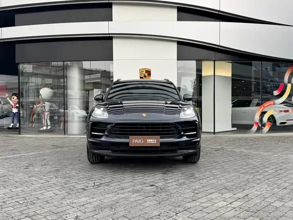 Porsche Macan 2021