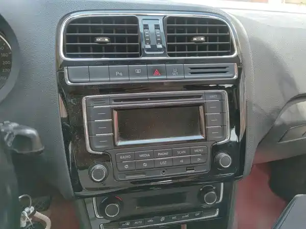 Volkswagen Polo 2015