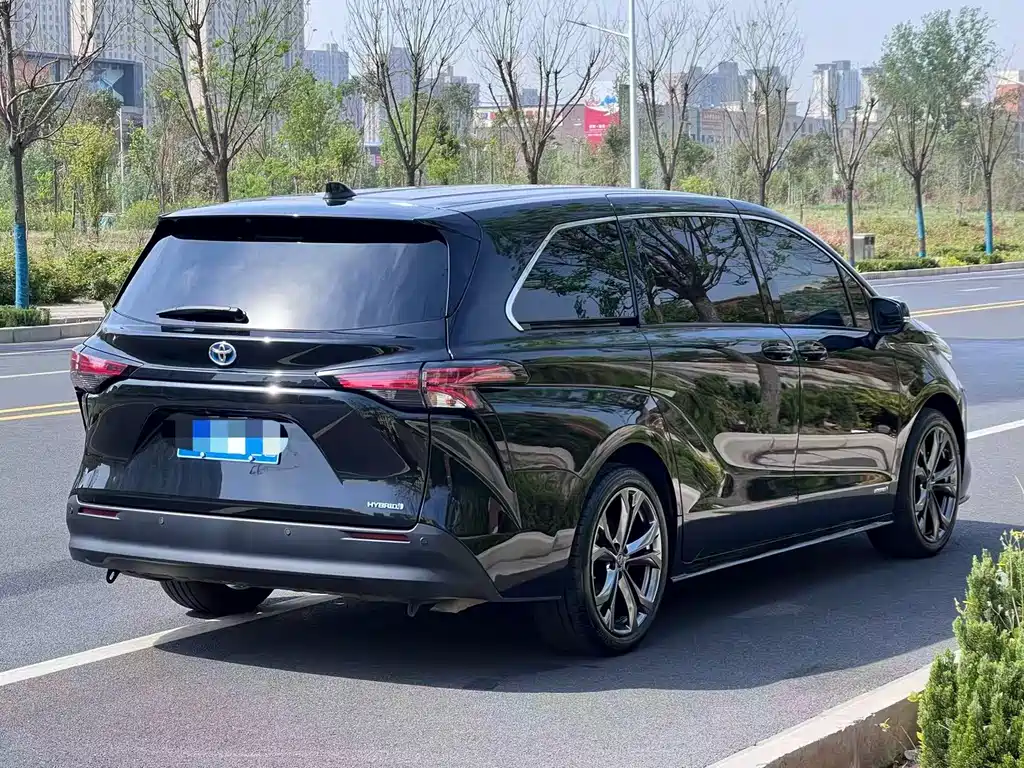 Toyota Sienna 2022 — фото 5