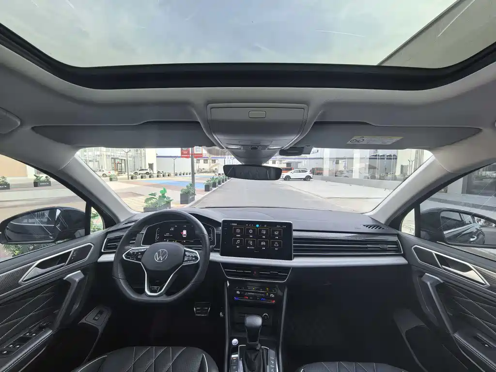Volkswagen Tiguan L 2023