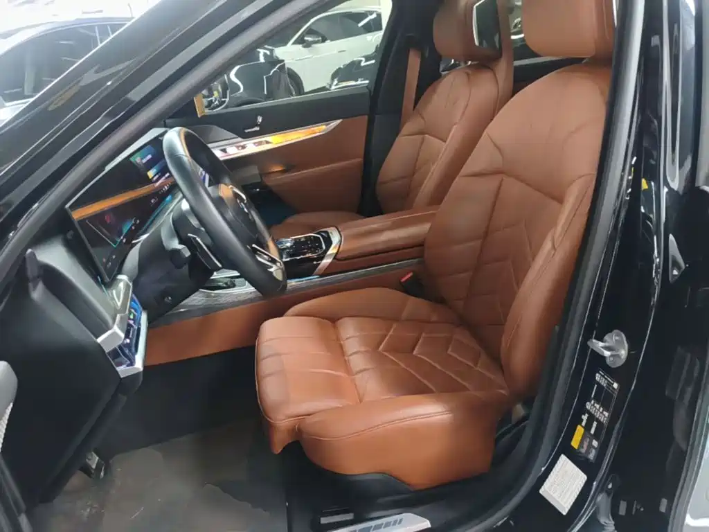 BMW i7 2023 — фото 15