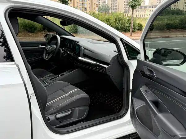 Volkswagen Golf 2022