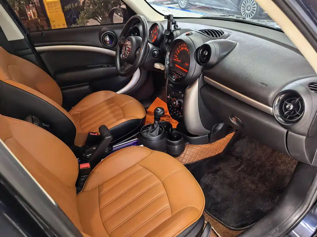 MINI Countryman 2015 — фото 12