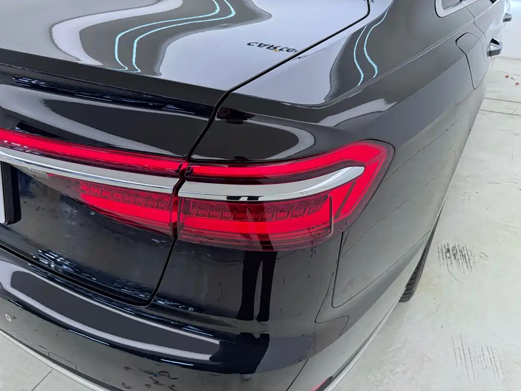 Audi A8 2019 — фото 23