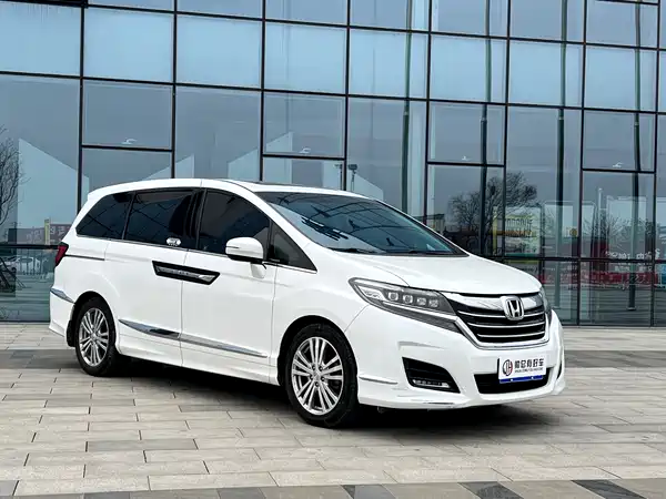Honda Elysion 2016