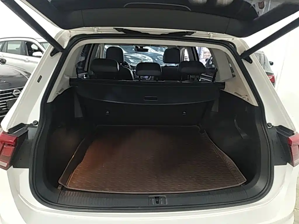 Volkswagen Tiguan L 2021 — фото 19