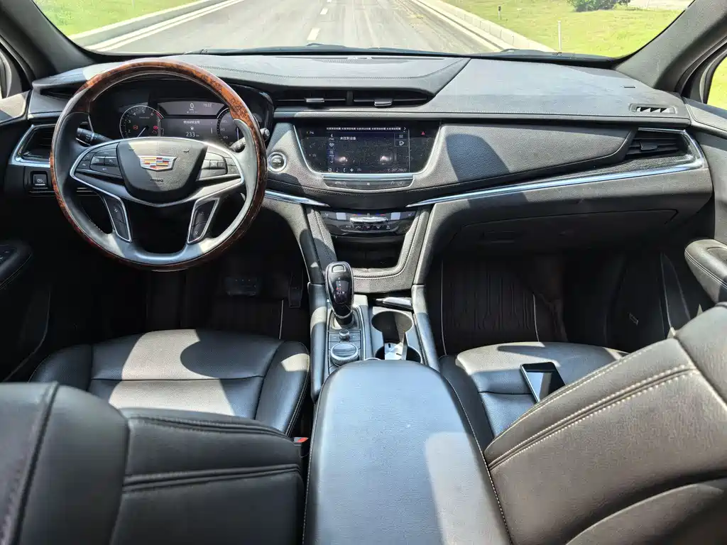 Cadillac XT5 2020 — фото 18
