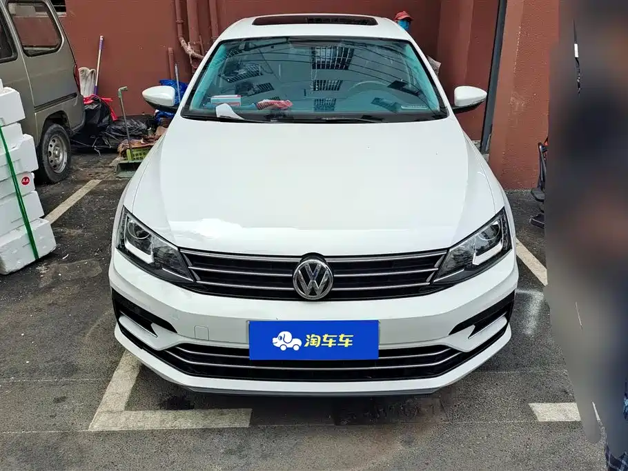 Volkswagen Sagitar 2019