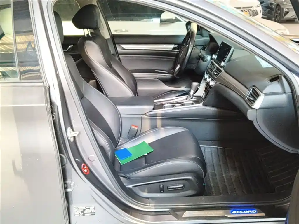Honda Accord 2020 — фото 25