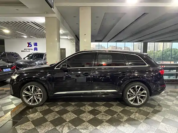Audi Q7 2021