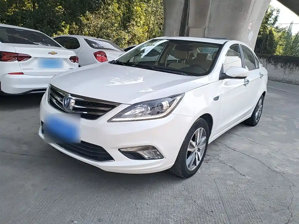 Changan Eado 2017 — фото 1