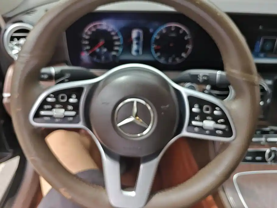 Mercedes-Benz E-Class 2019 — фото 15