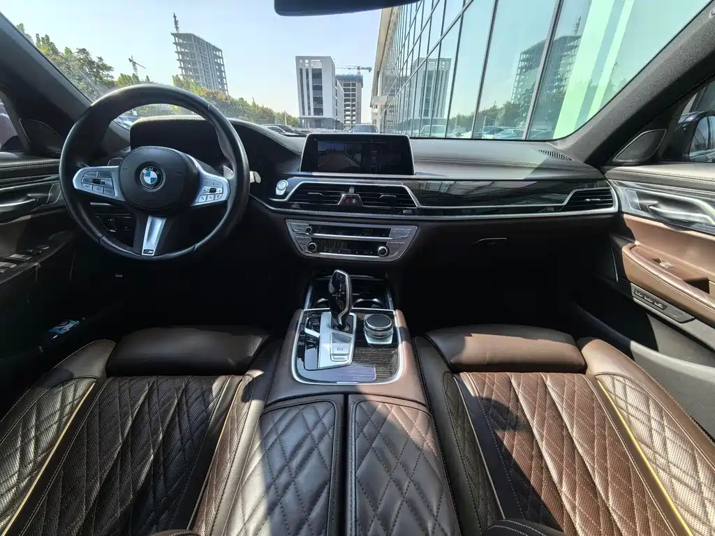 BMW 7 Series 2022 — фото 19