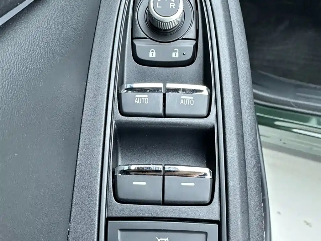 Subaru Forester 2022 — фото 25