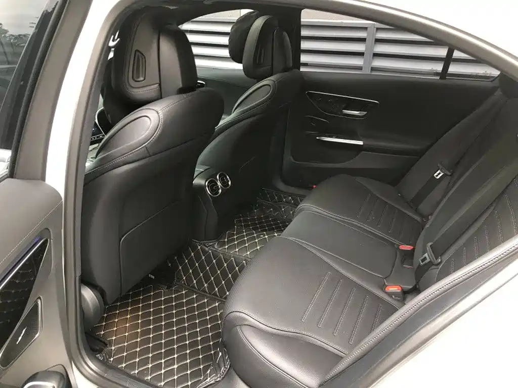 Mercedes-Benz C-Class 2023 — фото 9
