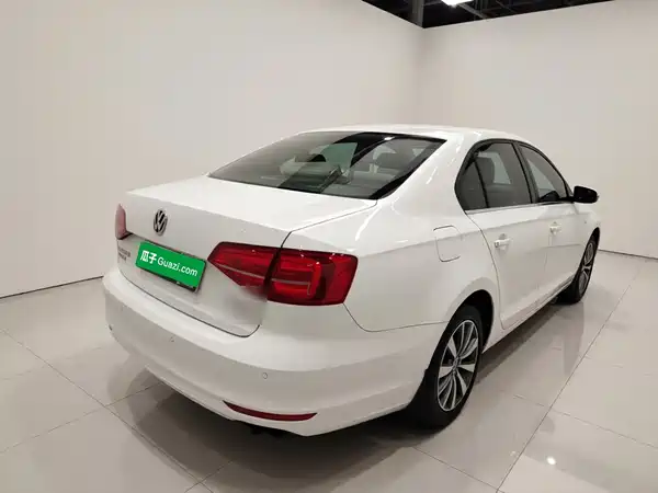 Volkswagen Sagitar 2018