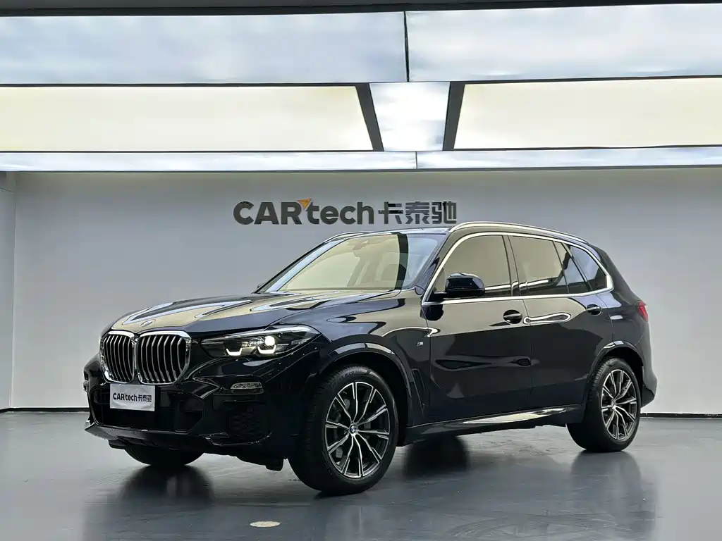 BMW X5 2021 — фото 1