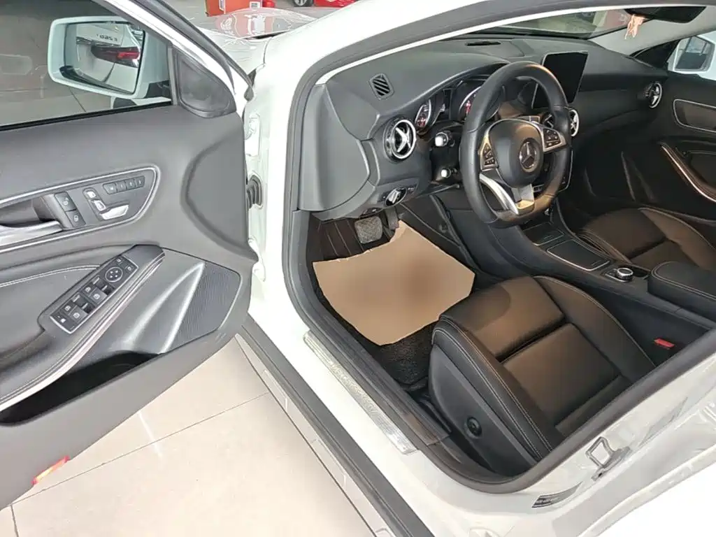 Mercedes-Benz GLA 2019 — фото 16
