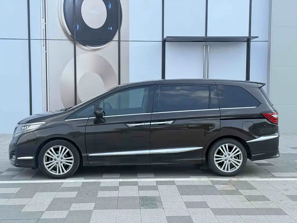 Honda Elysion 2018 — фото 13
