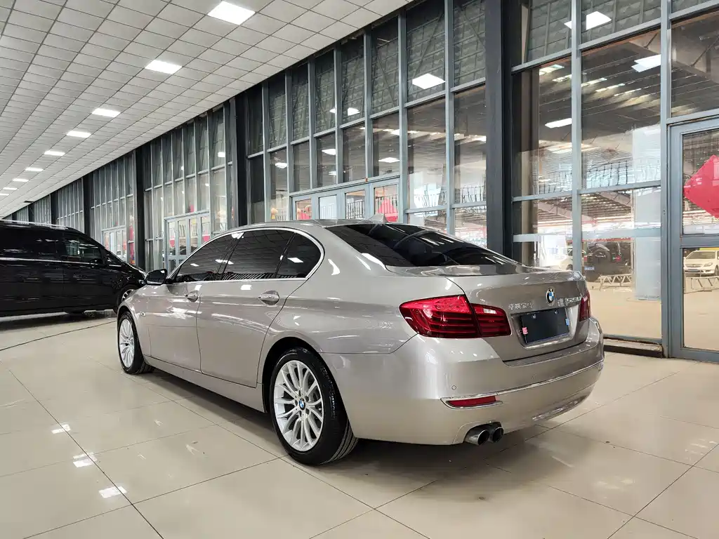 BMW 5 Series 2015 — фото 22